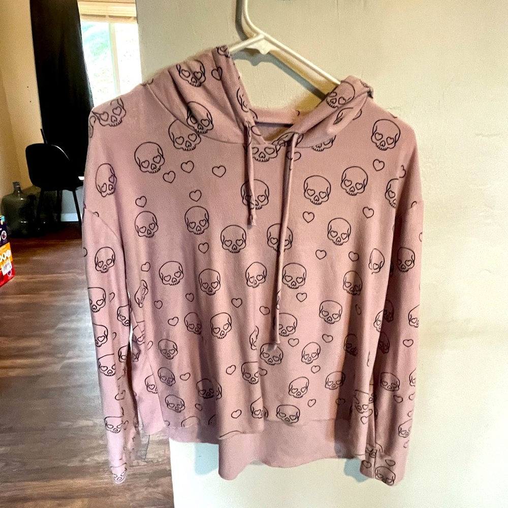 Chaser Skull cropped pink hoodie